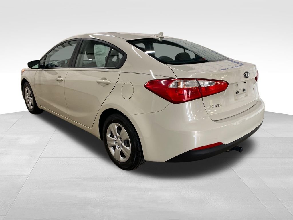 Used 2014 Kia Forte LX with VIN KNAFK4A65E5067621 for sale in North Huntingdon, PA