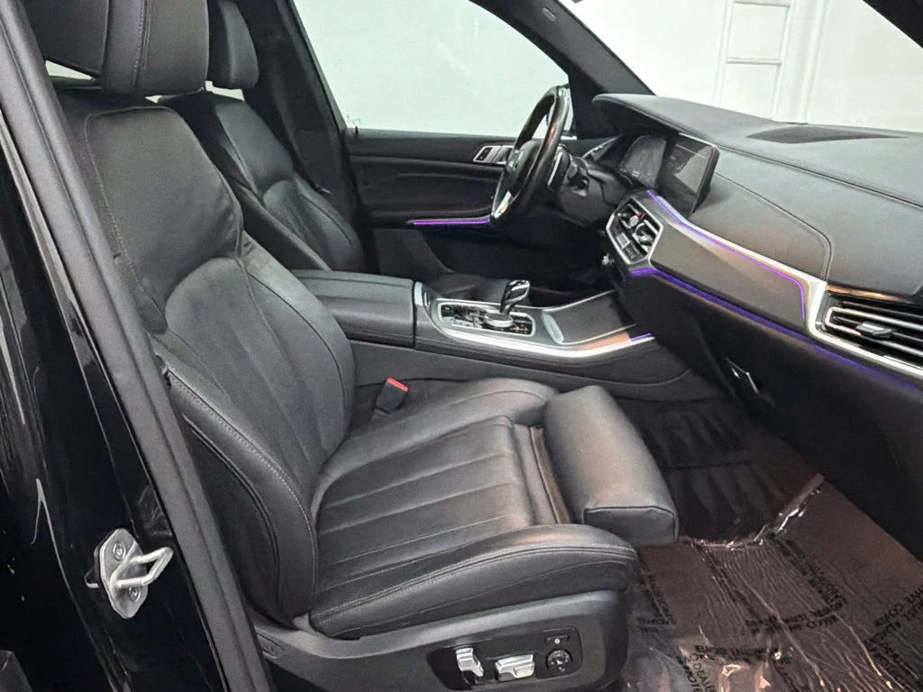 Used 2021 Black BMW sDrive40i image 29