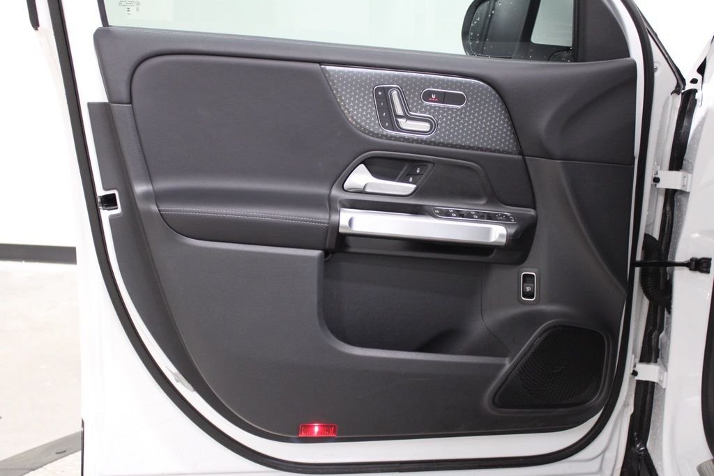 Certified Used 2026  Mercedes-Benz GLB 250 image 15
