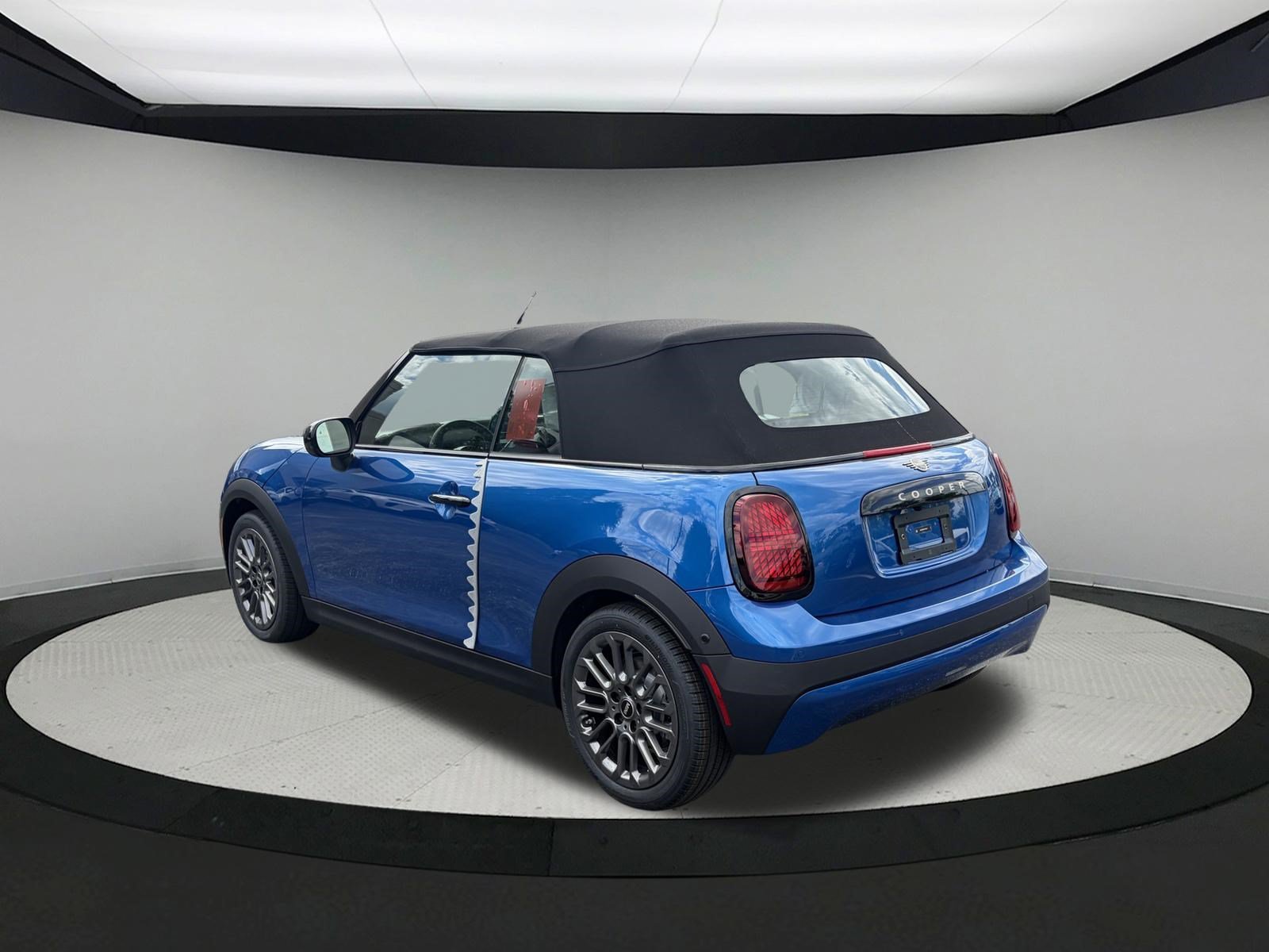 Used 2026 ICY SUNSHINE BLUE MINI Cooper image 4