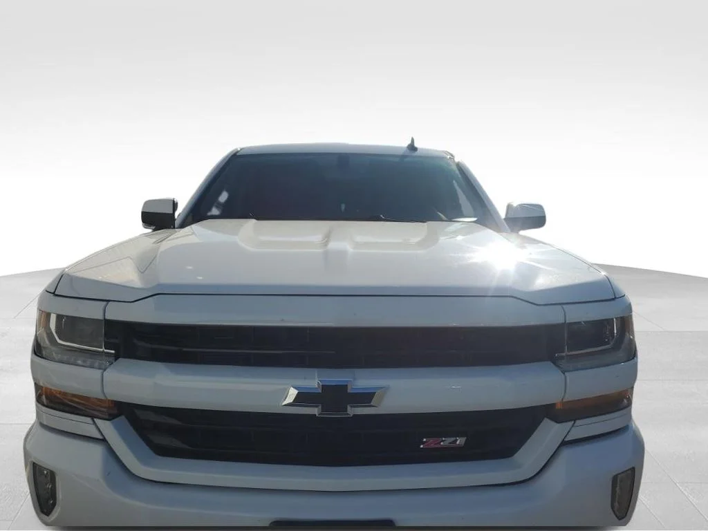 Used 2017 White Chevrolet LT image 11