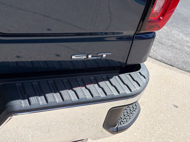 Used 2022 PACIFIC BLUE METALLIC GMC SLT image 7
