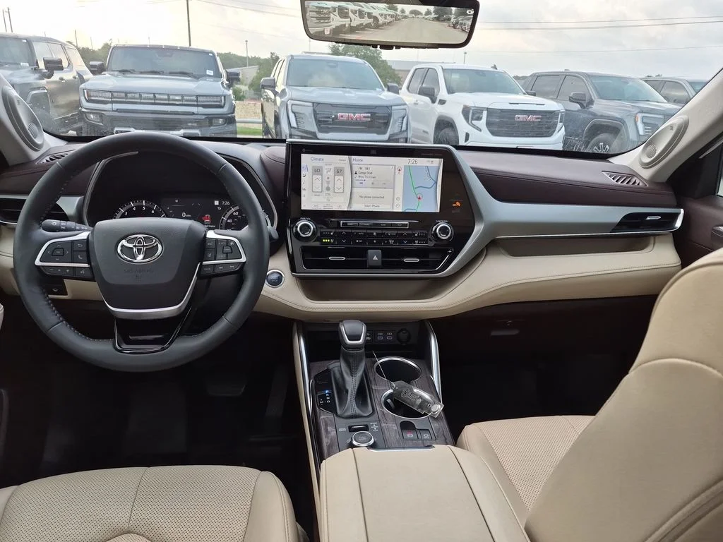 Used 2022  Toyota Platinum image 30