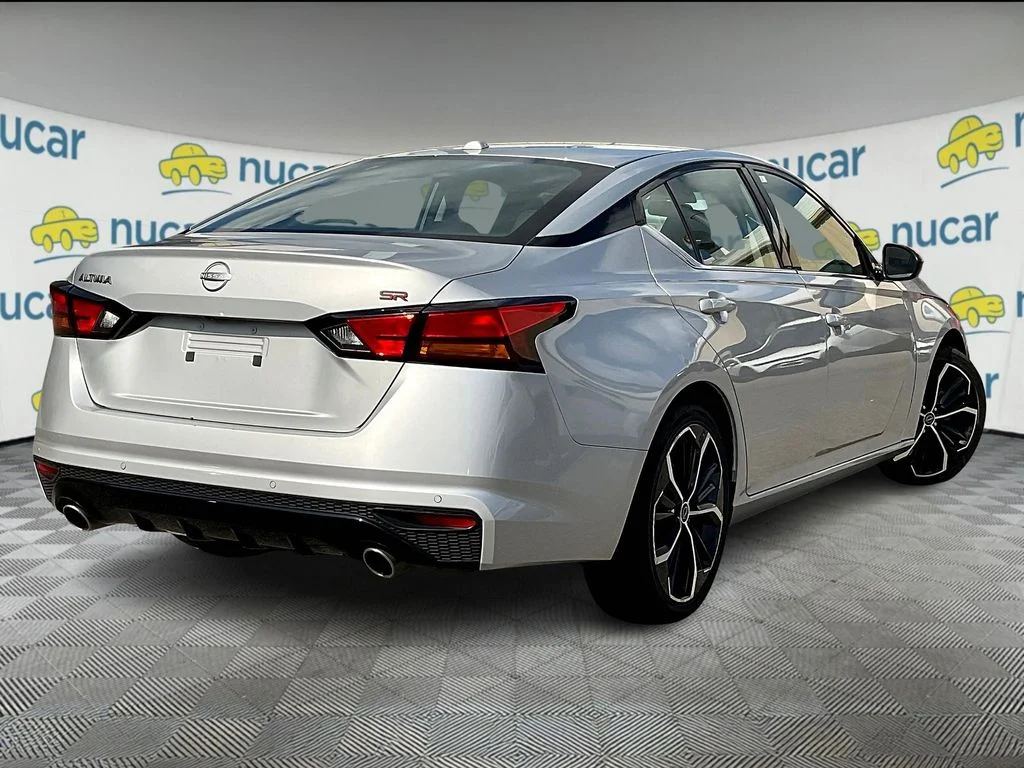 Certified Used 2023 Silver Nissan 2.5 SR image 6