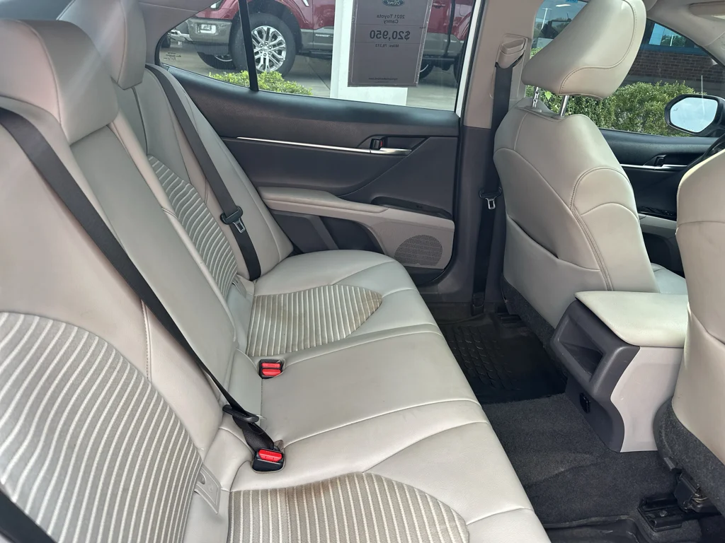 Used 2021 Super White Toyota SE image 4