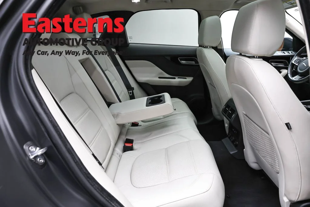 Used 2020 Black Jaguar 25t Prestige image 27