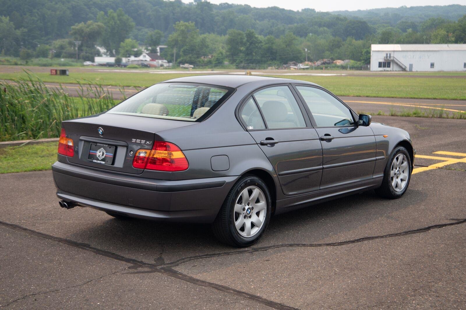 Used 2002 GREY BMW 325xi image 13