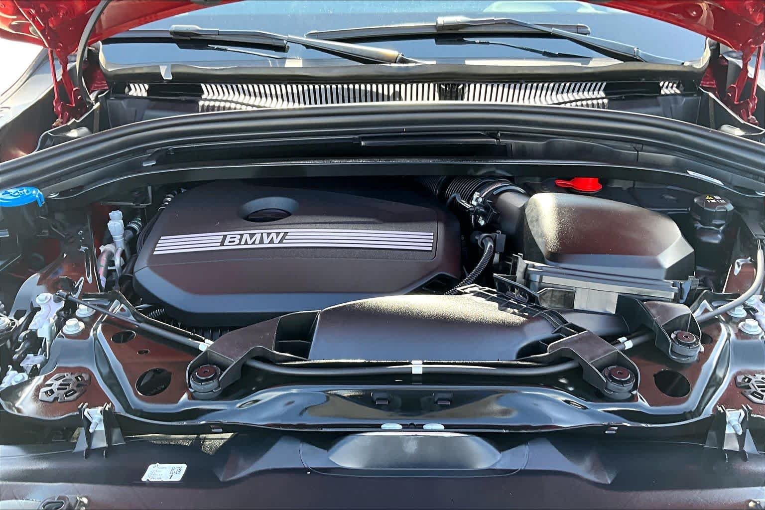 Used 2026 Vegas Red Metallic BMW xDrive28i image 30