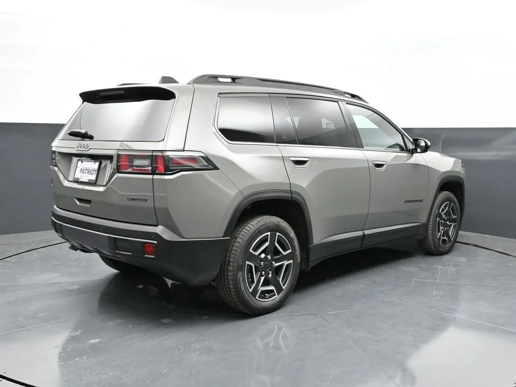 New 2026 Sting-Gray Clear-Coat Exterior Paint Jeep Limited image 25
