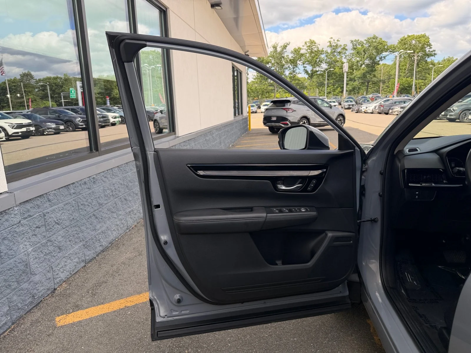 Certified Used 2024 Gray Honda EX-L image 29