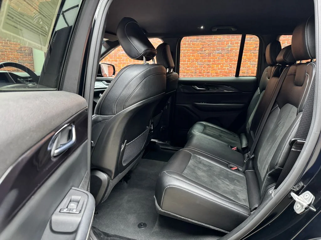 Used 2023 Diamond Black Jeep Altitude X image 23