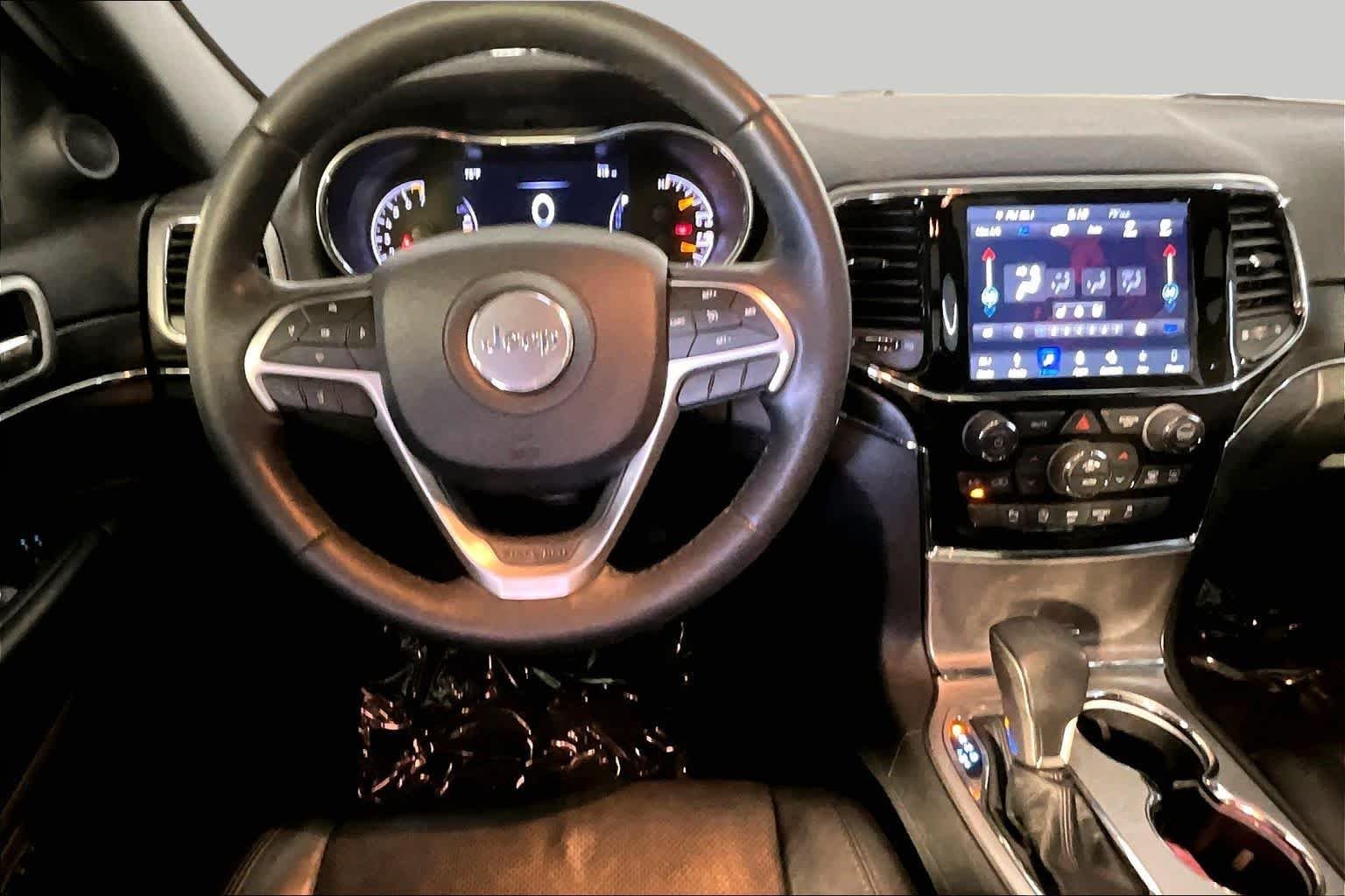 Used 2019 Bright White Clear Coat Jeep Limited image 6