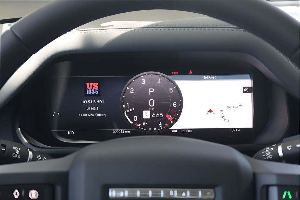 New 2026 Tasman Blue Land Rover S image 22