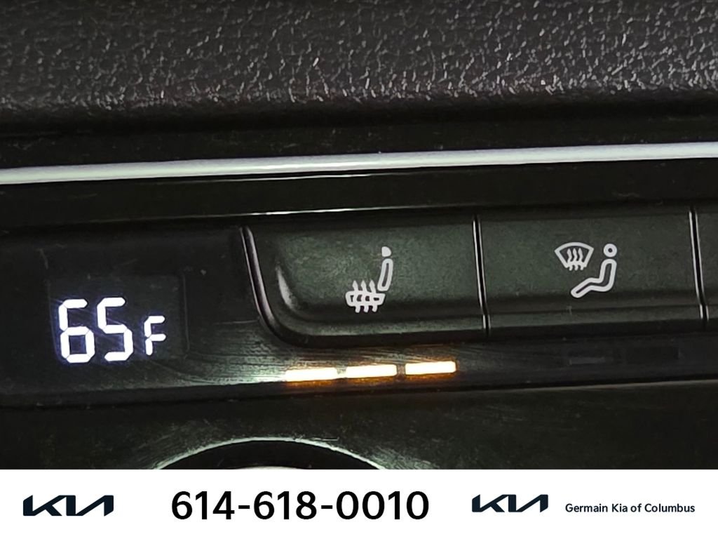 Used 2018  Volkswagen SEL image 28