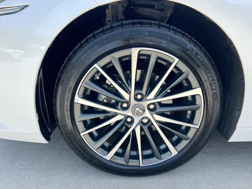 Certified Used 2025 EMINENT WHITE PEARL Lexus 300h image 9