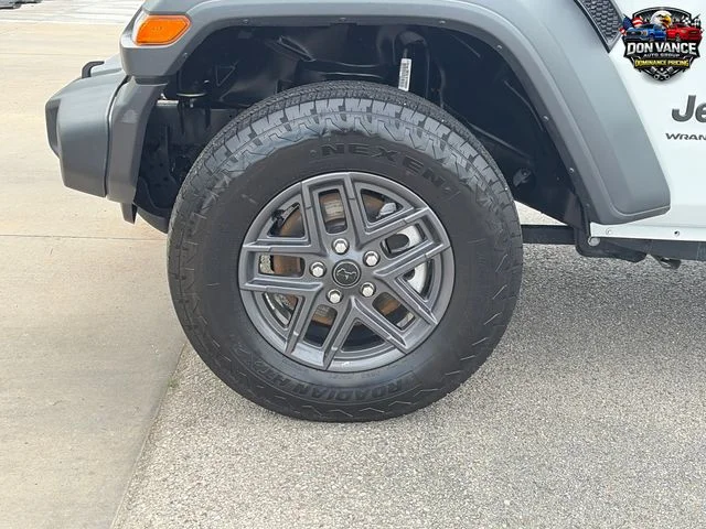 Used 2025 White Jeep Sport S image 25