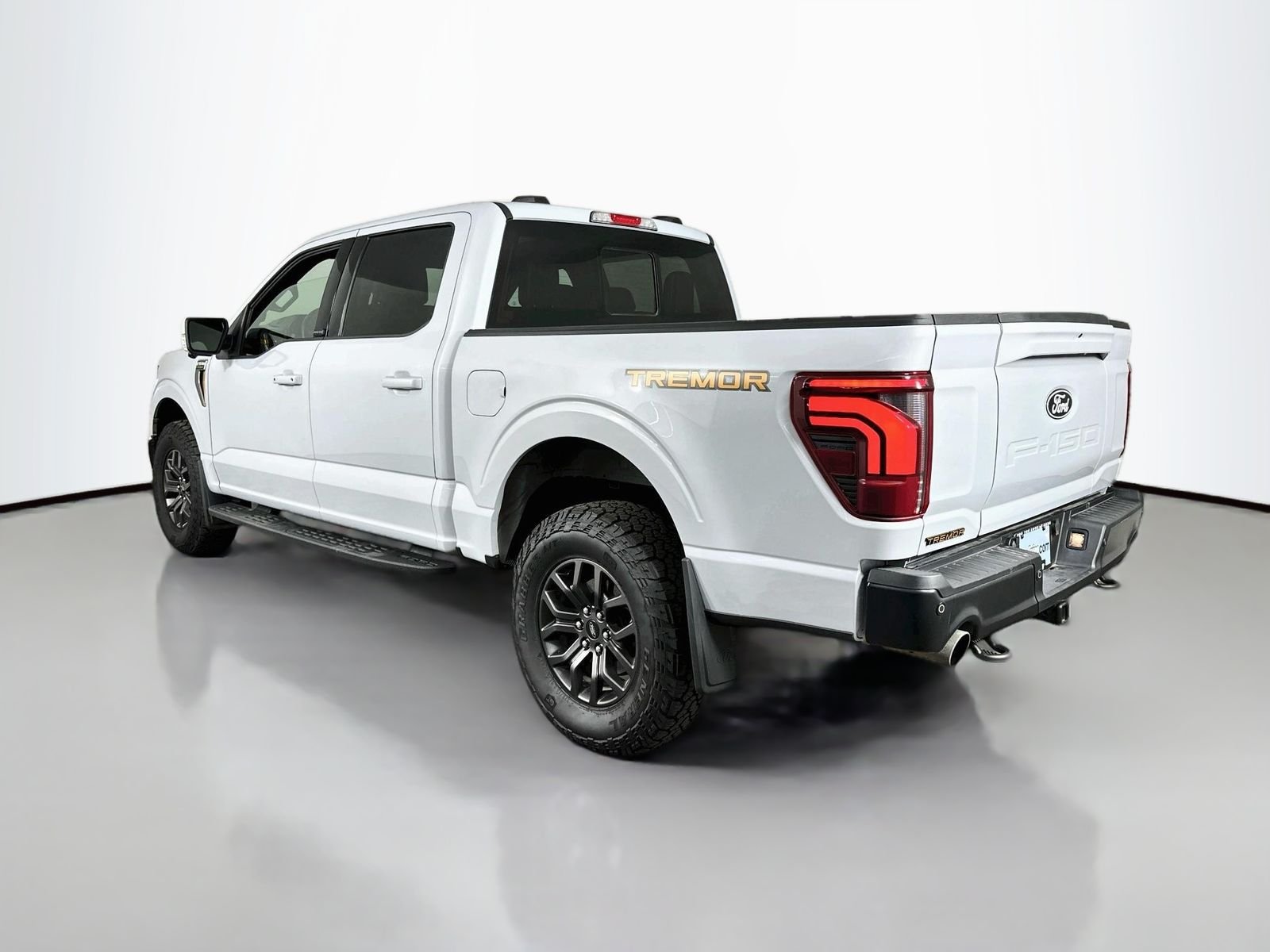 Used 2025 White Ford Tremor image 5