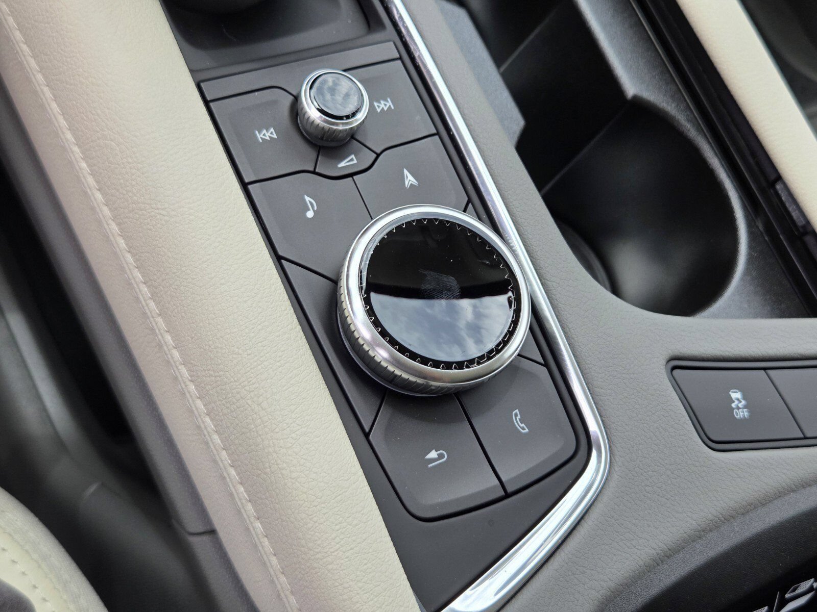 New 2026 Crystal White Tricoat Cadillac Premium Luxury image 27