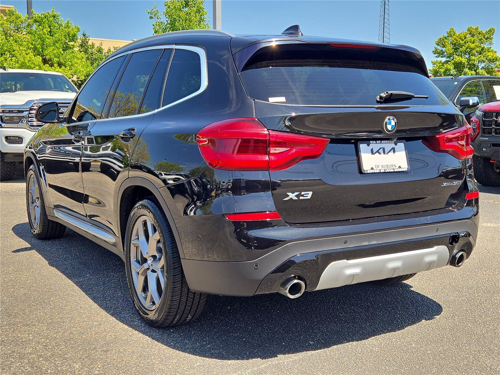 Used 2020 Black Sapphire Metallic BMW xDrive30i image 10