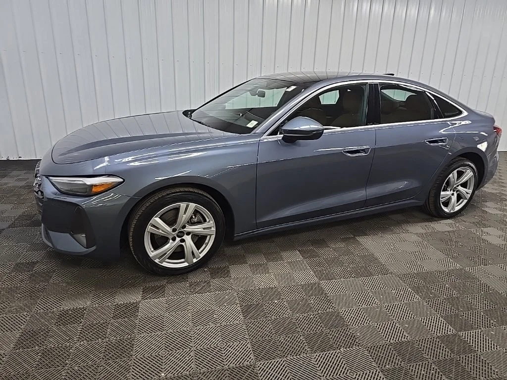 Used 2025 Horizon Blue Metallic Audi 2.0T Premium image 30