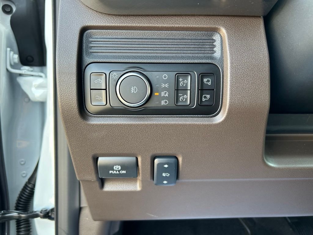 New 2026 Star White Metallic Tri-Coat Ford King Ranch image 23