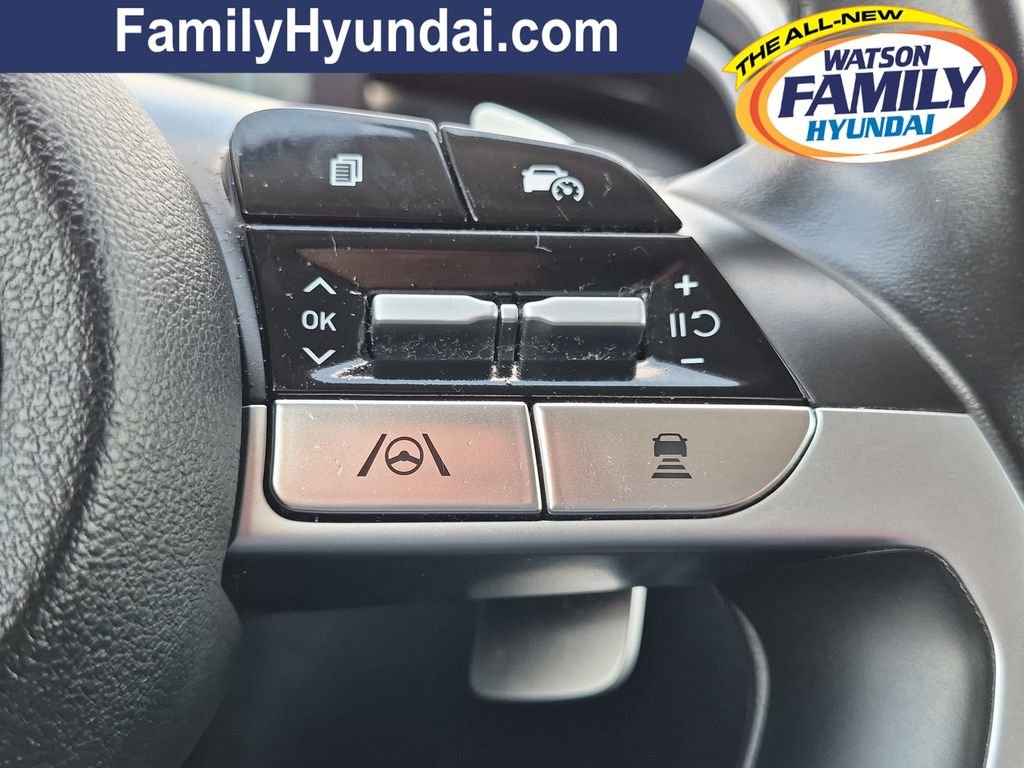 Used 2023 White Hyundai Limited image 17