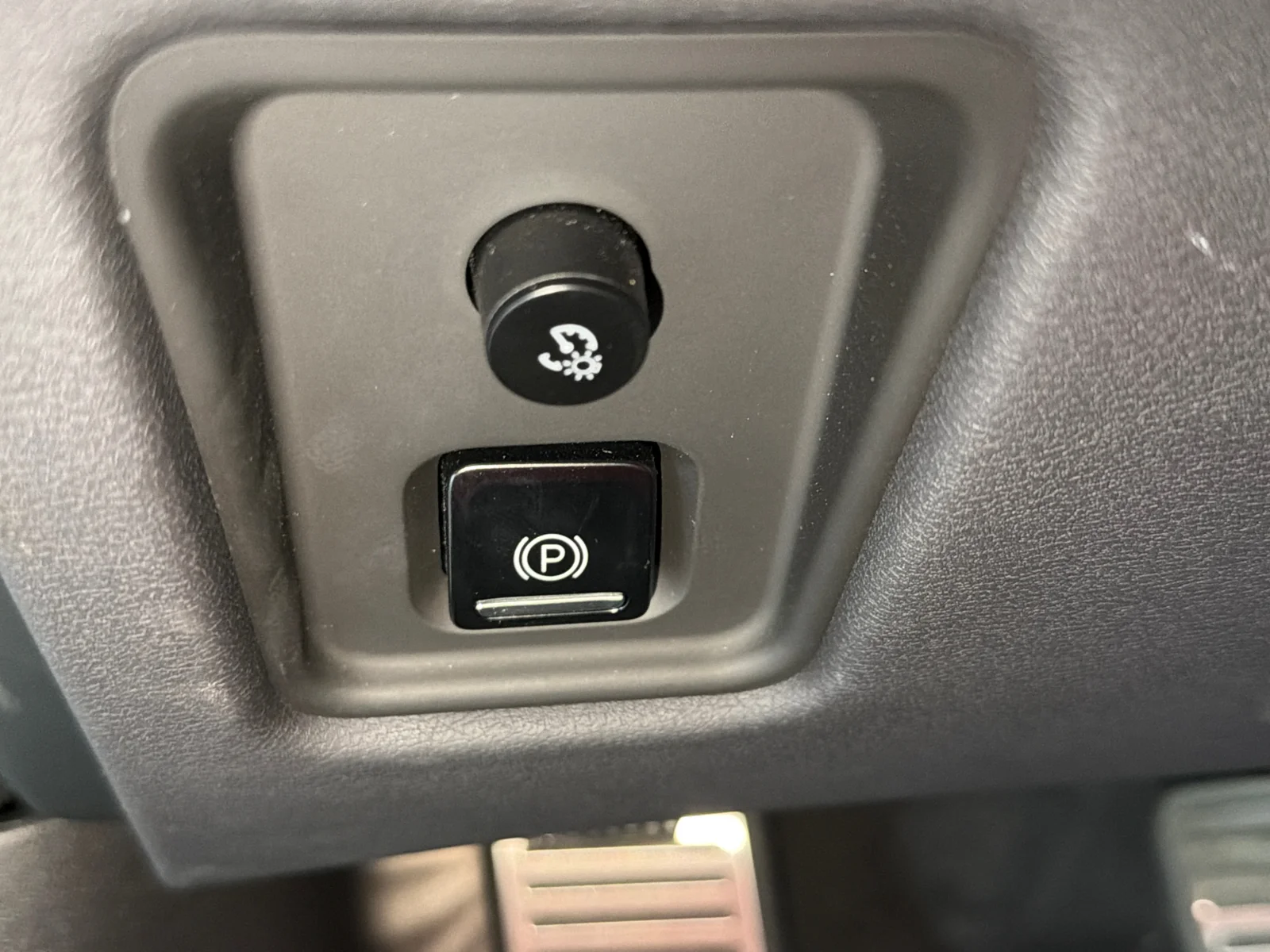 Used 2025 Black Chevrolet 1LZ image 22