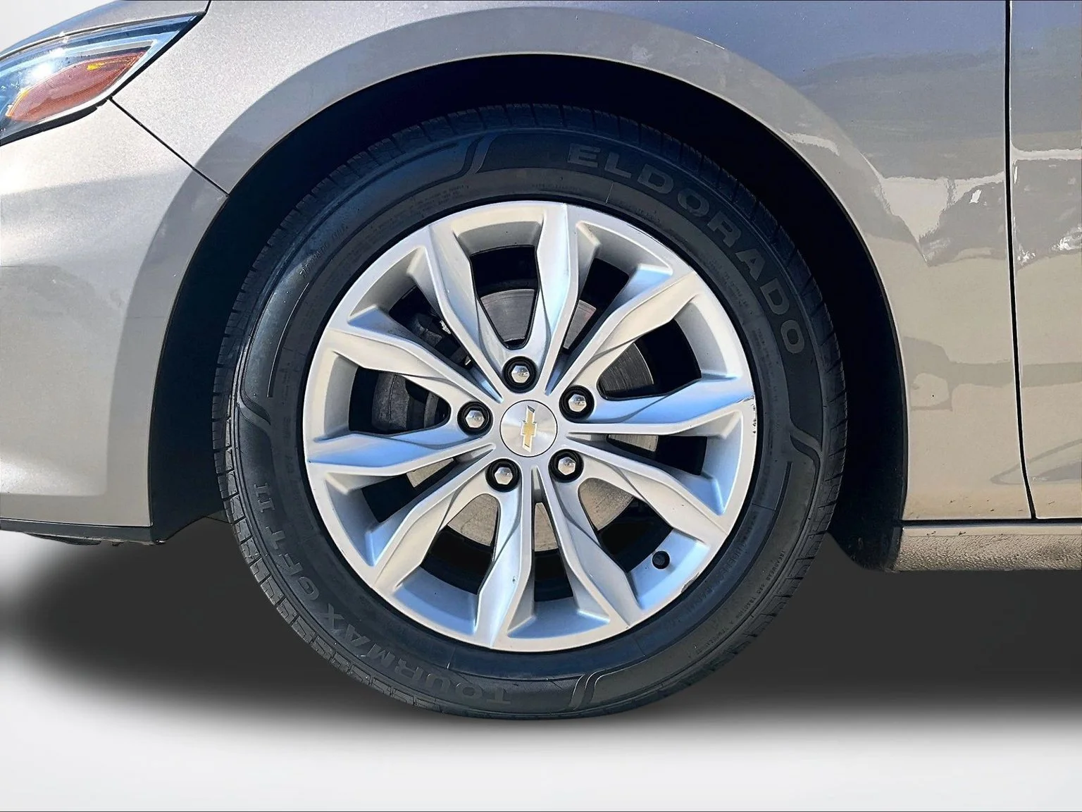 Used 2023 Gray Chevrolet LT image 9