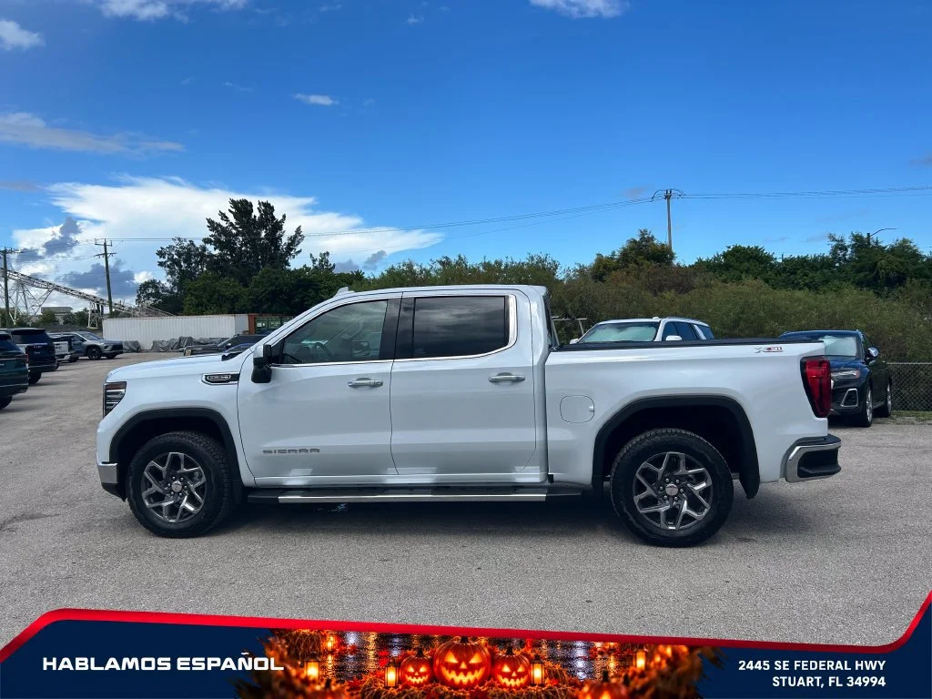 New 2026 Glacier White Tricoat GMC SLT image 4