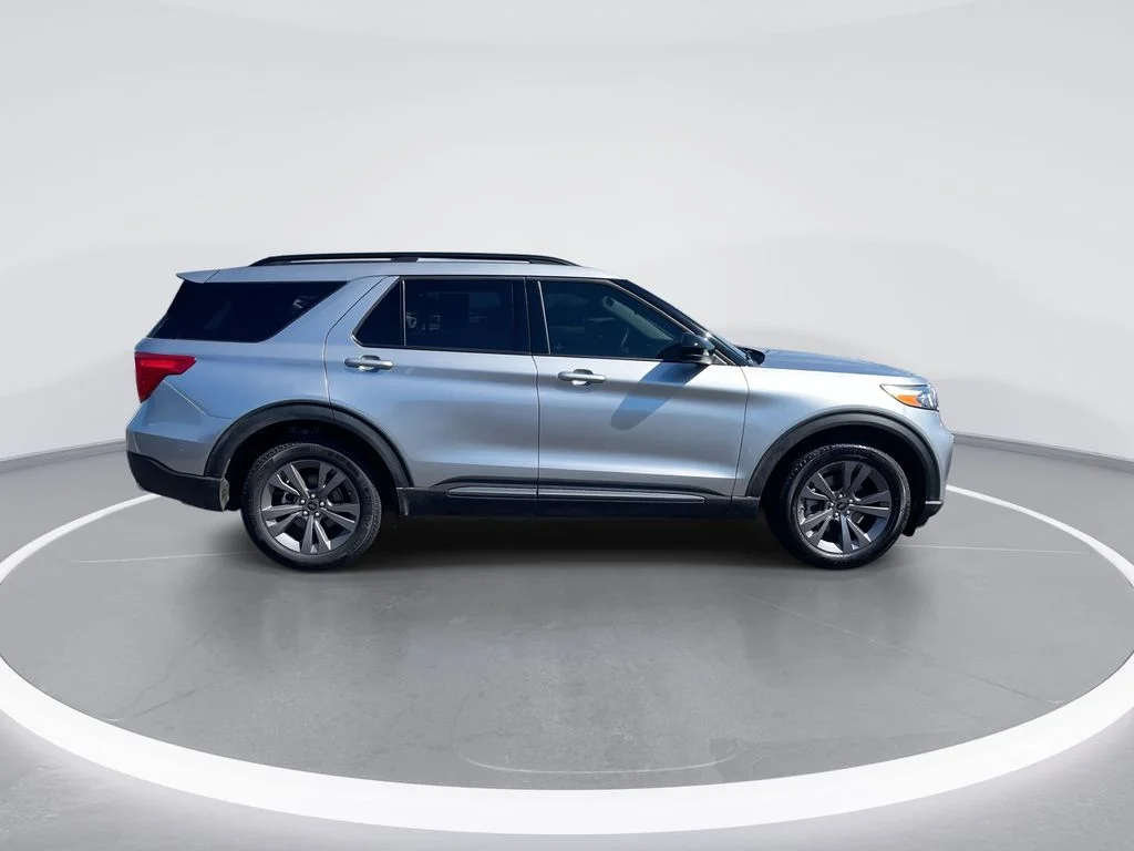Used 2023 Silver Ford XLT image 9