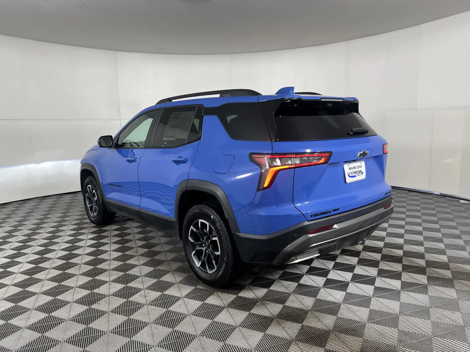 Used 2025 Reef Blue Metallic Chevrolet ACTIV image 4