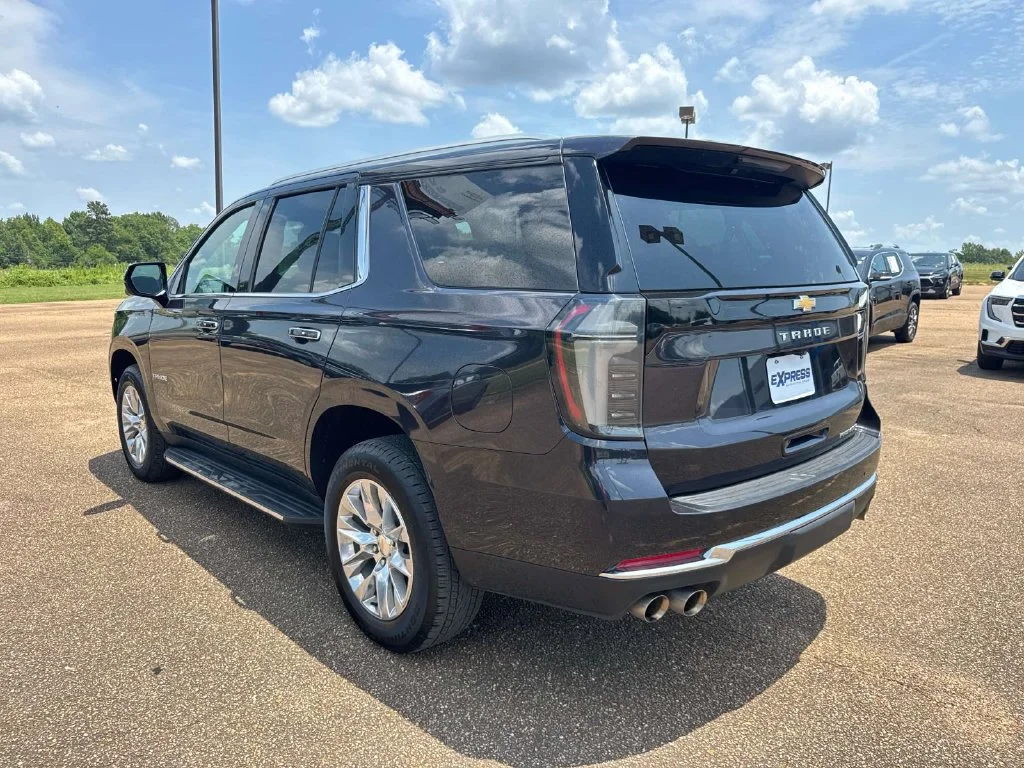 Used 2025 Gray Chevrolet Premier image 6