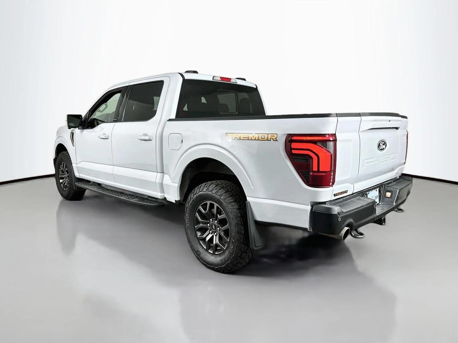 Used 2025 White Ford Tremor image 6