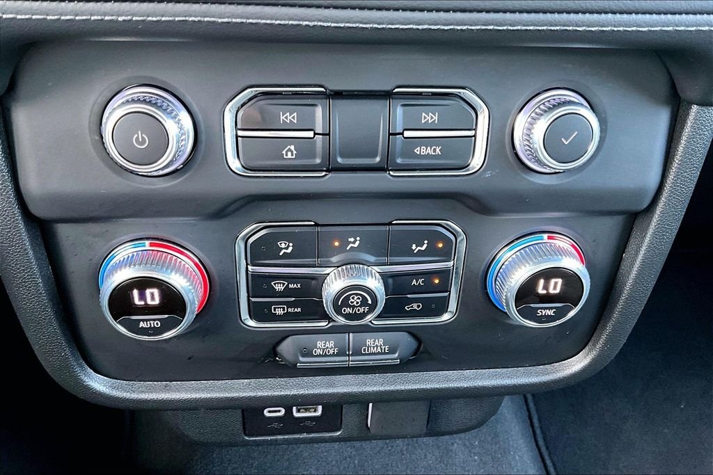 Used 2022 Black GMC SLE image 23