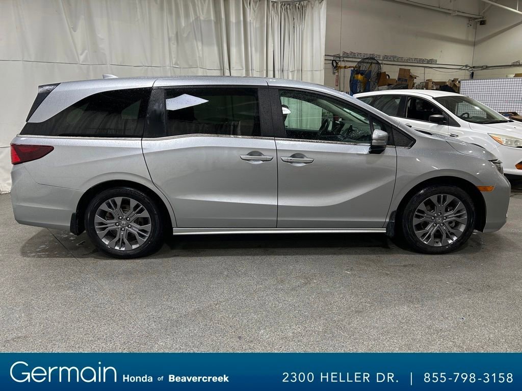 Certified Used 2026 Solar Silver Metallic Honda Touring image 40