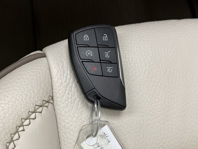 Used 2024 White Frost Tricoat GMC Denali image 32