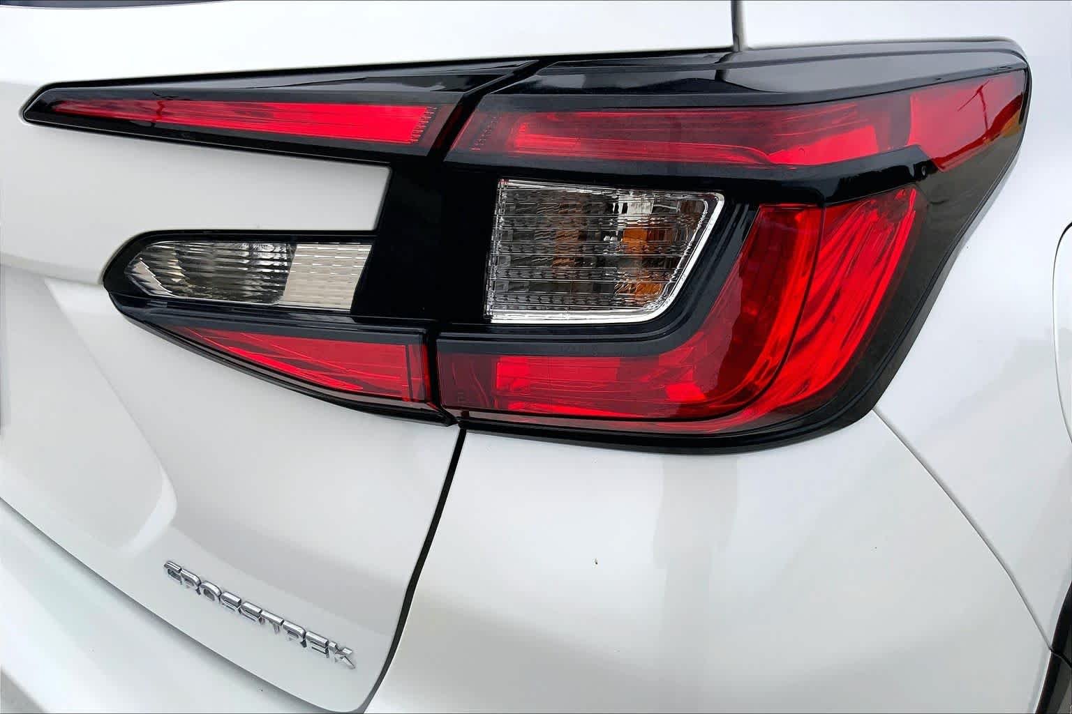 Used 2024 Crystal White Pearl Subaru Limited image 30