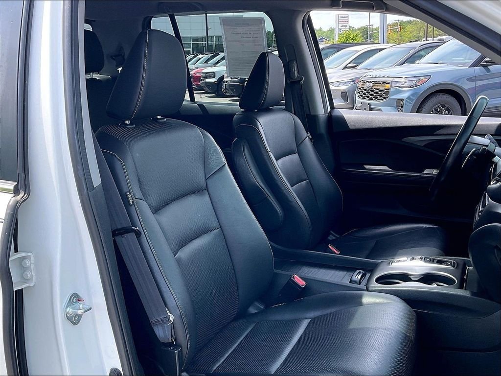 Used 2022 Platinum White Pearl Honda RTL image 10