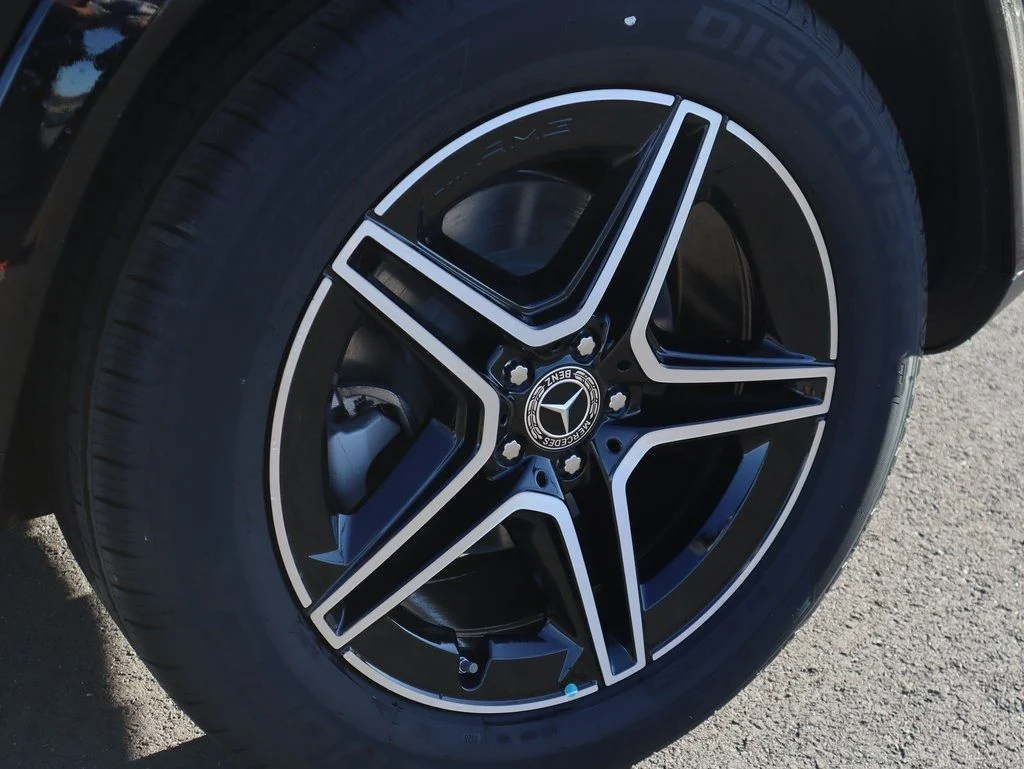 Certified Used 2026 Obsidian Black Metallic Mercedes-Benz GLE 450 image 50