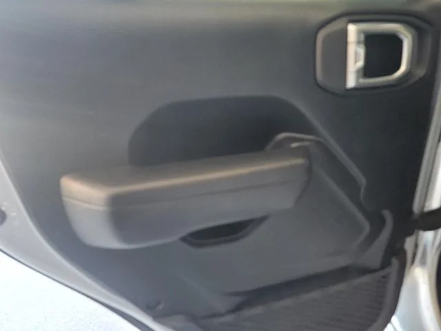 Used 2022 Silver Jeep Sport image 11