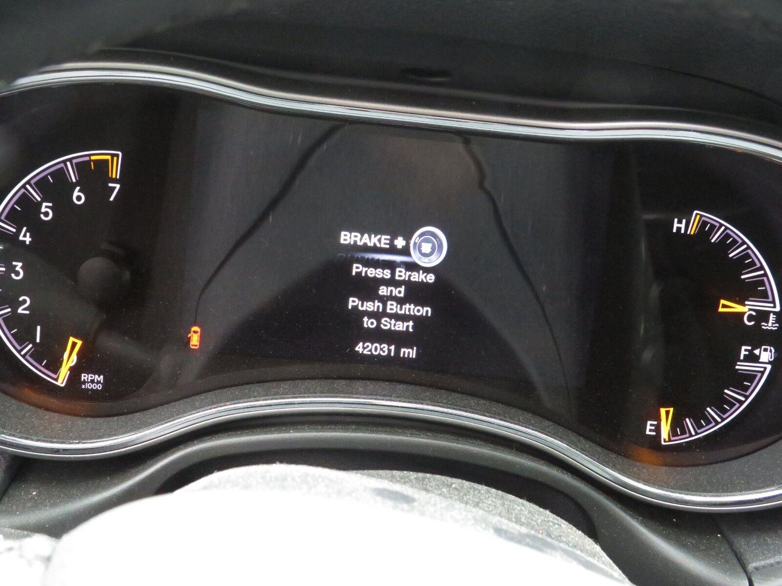 Used 2020 Sting-Gray Clearcoat Jeep Altitude image 15