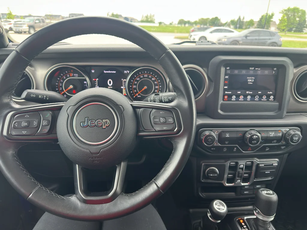 Used 2020 Ocean Blue Metallic Clearcoat Jeep Sport S image 12