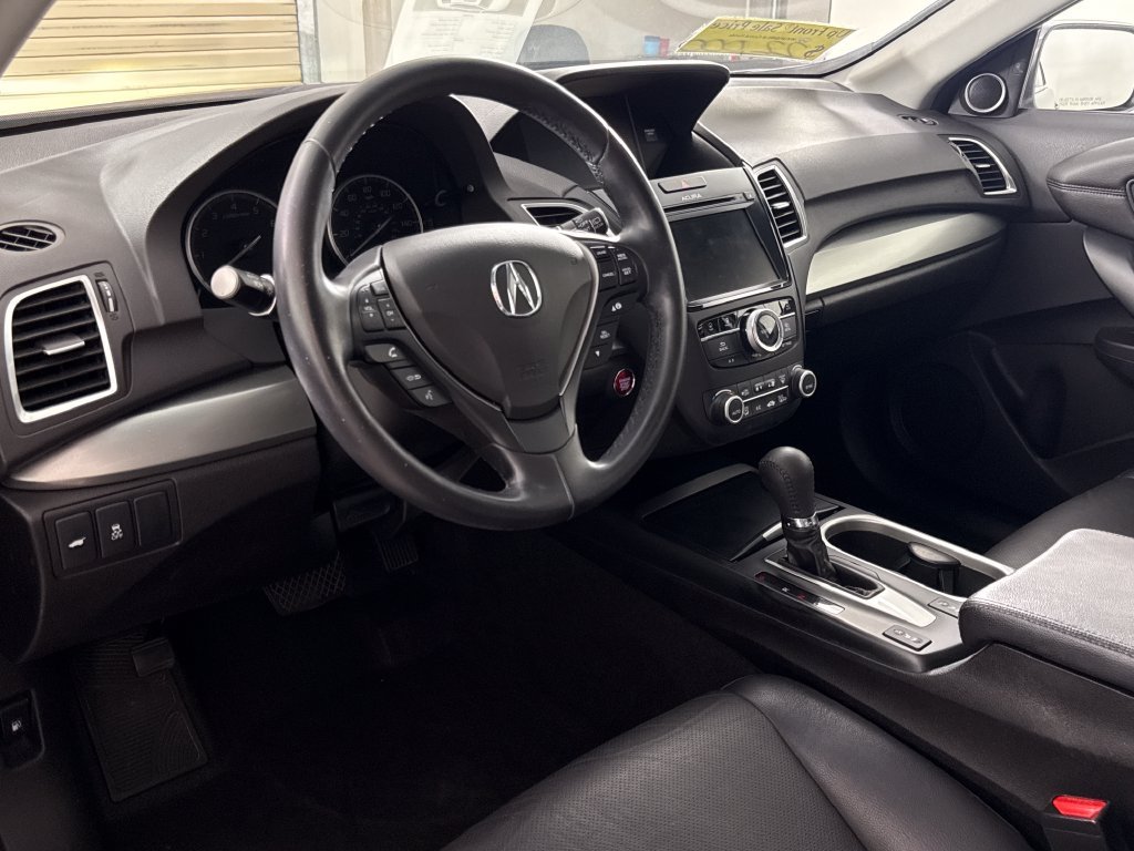 Used 2018  Acura Technology Package image 13