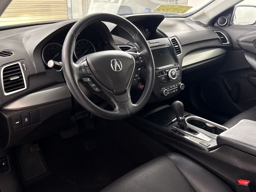 Used 2018  Acura Technology Package image 13