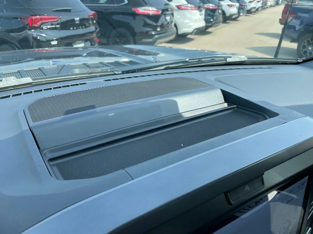 New 2026 Carbonized Gray Metallic Ford XLT image 42
