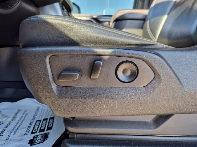 Used 2021 SUMMIT WHITE Chevrolet LT image 16