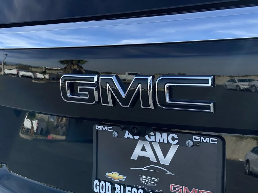 Used 2026 Onyx Black GMC Elevation image 41