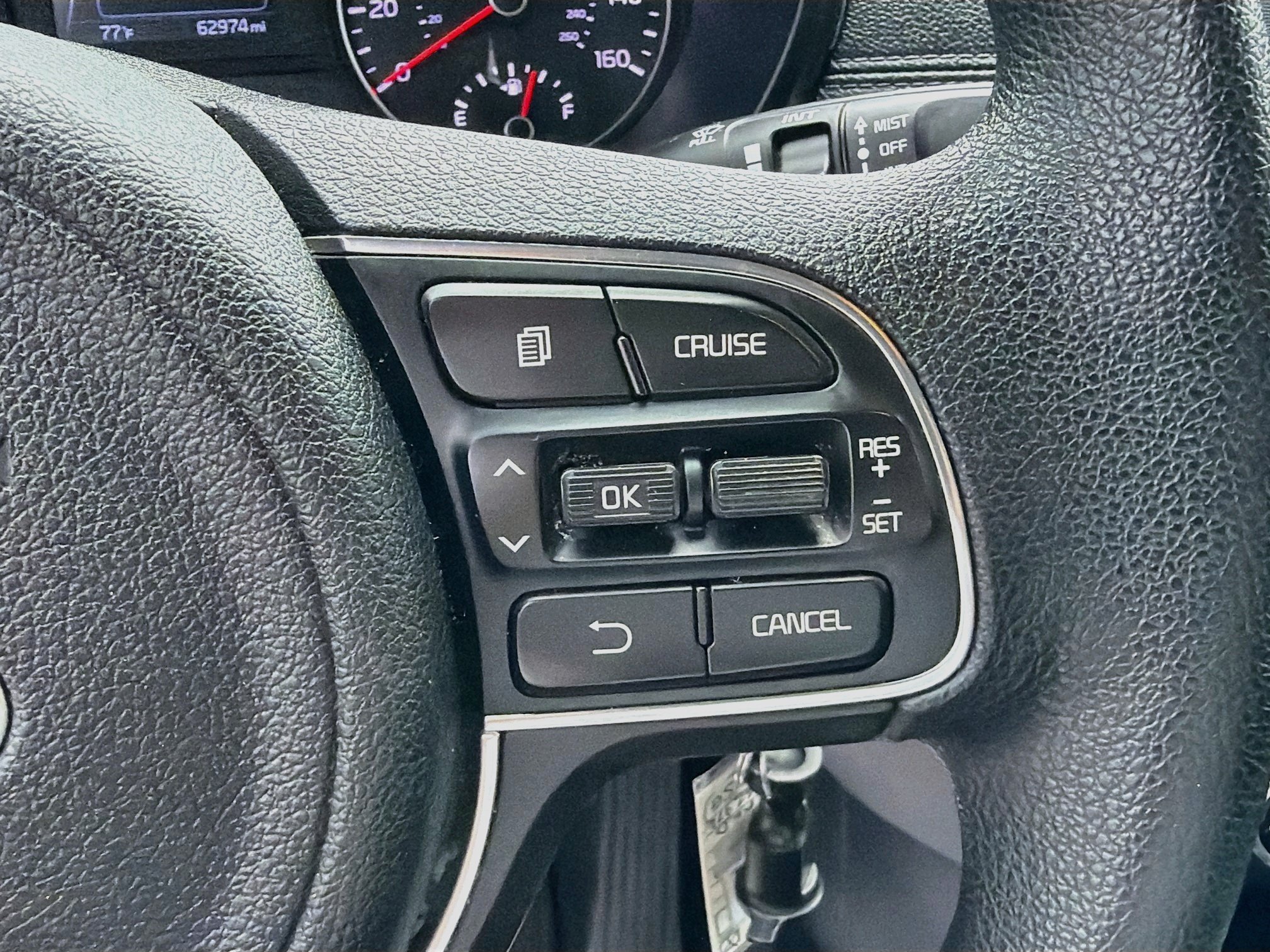Used 2018 Sangria Kia LX image 32