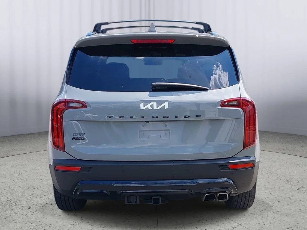 Used 2022 Gray Kia SX image 4