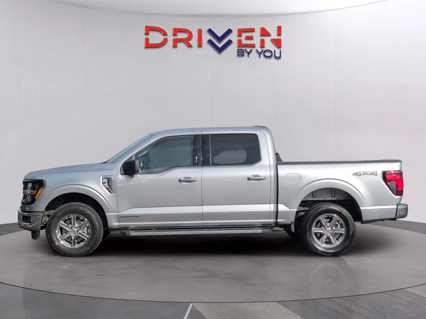 Used 2024 Iconic Silver Ford XLT image 2